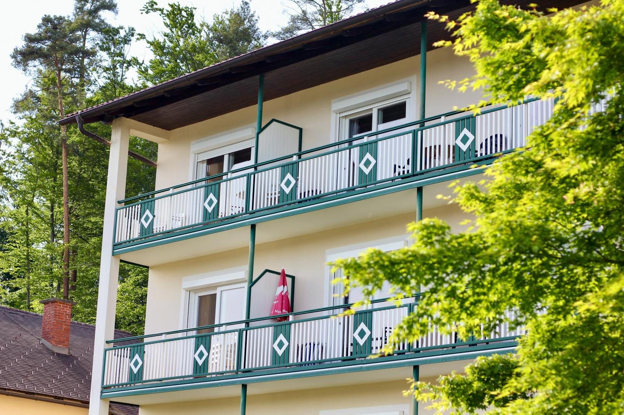 Self-Check In Apartmenthotel Seeglueck Portschach am Woerthersee Exterior foto