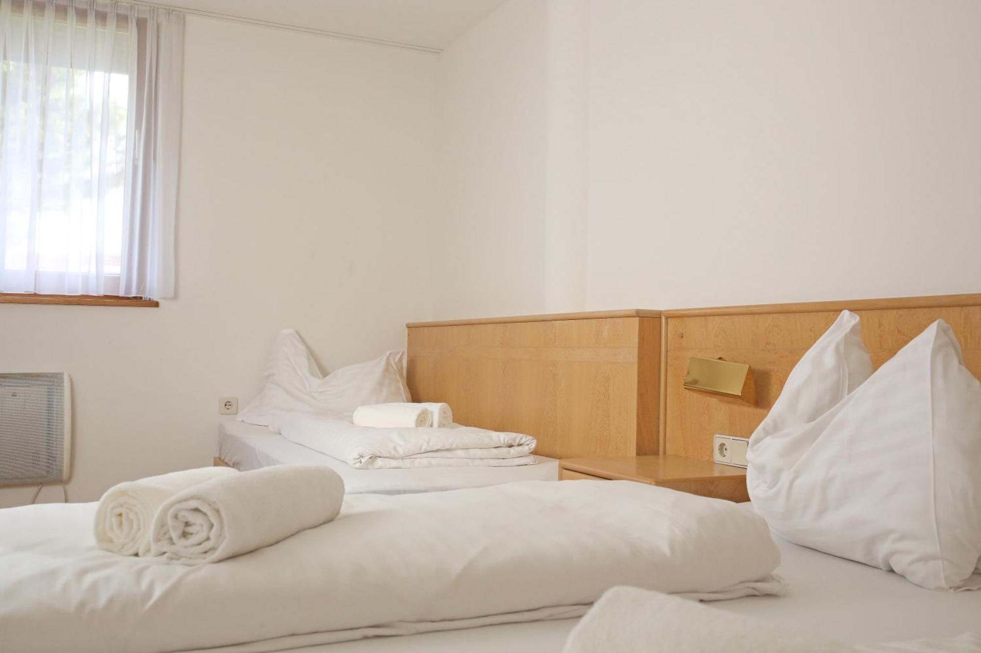 Self-Check In Apartmenthotel Seeglueck Portschach am Woerthersee Exterior foto