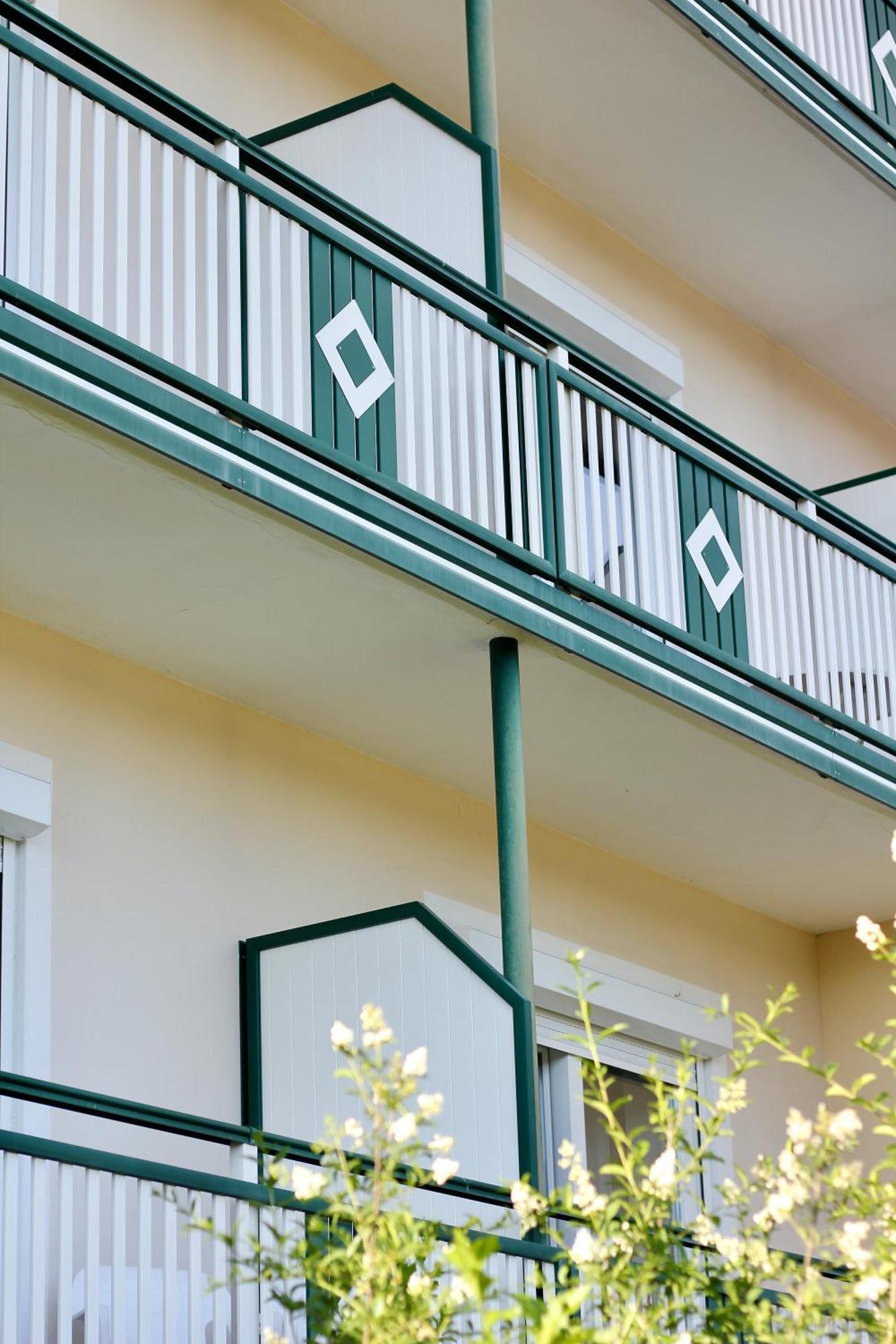 Self-Check In Apartmenthotel Seeglueck Portschach am Woerthersee Exterior foto