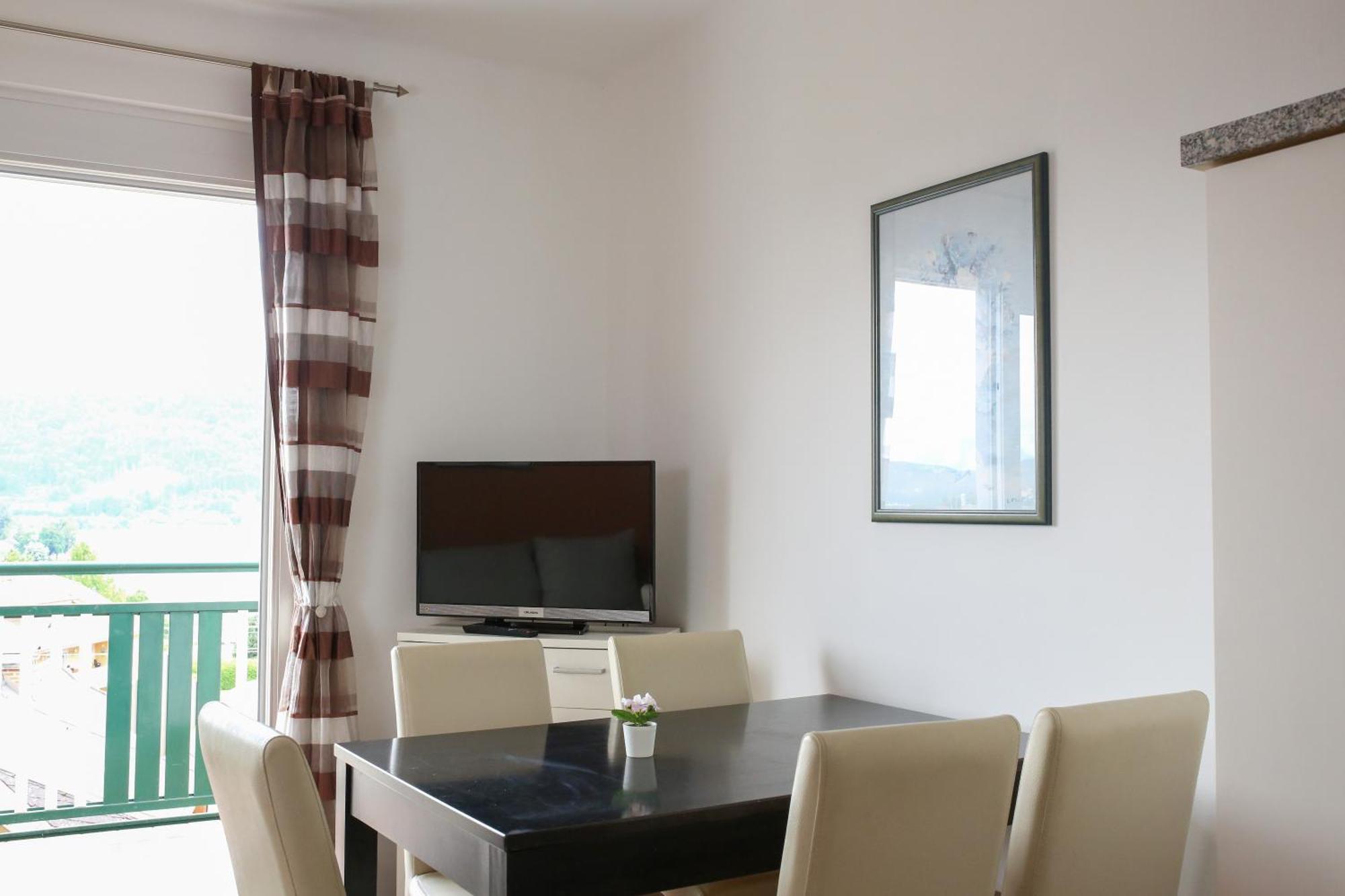 Self-Check In Apartmenthotel Seeglueck Portschach am Woerthersee Exterior foto