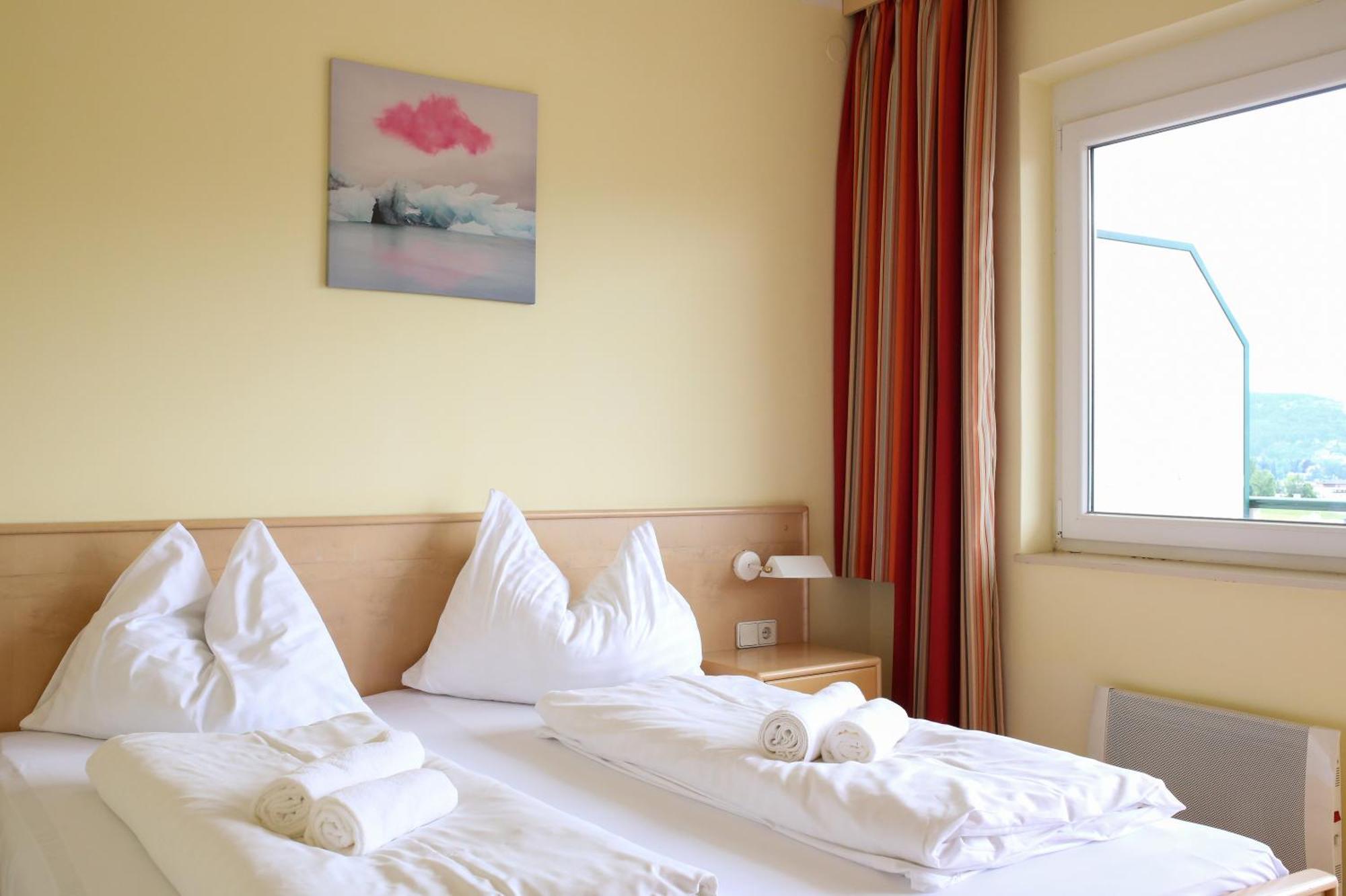 Self-Check In Apartmenthotel Seeglueck Portschach am Woerthersee Exterior foto