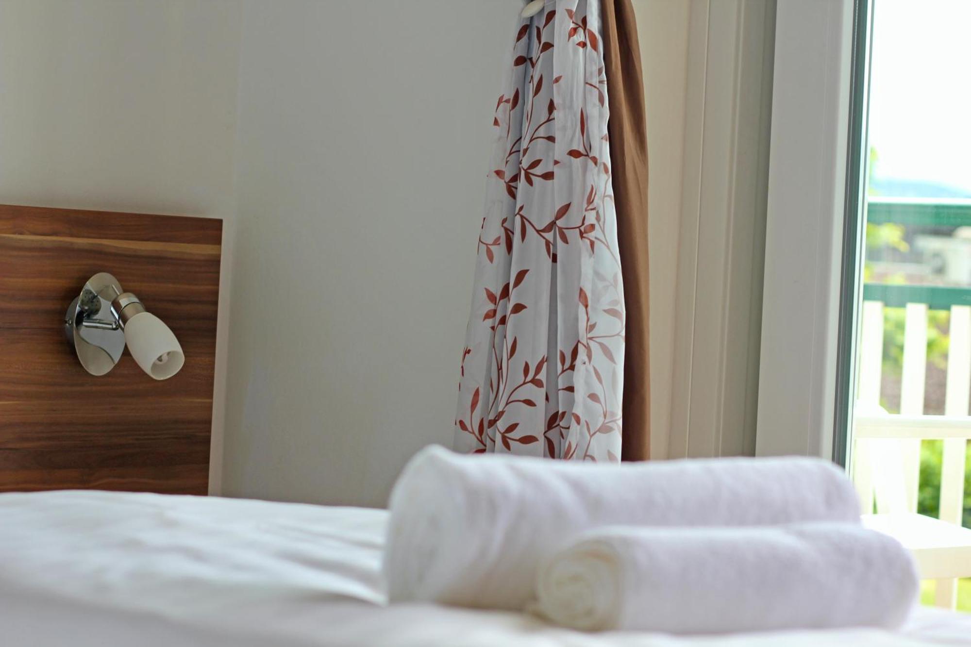Self-Check In Apartmenthotel Seeglueck Portschach am Woerthersee Exterior foto